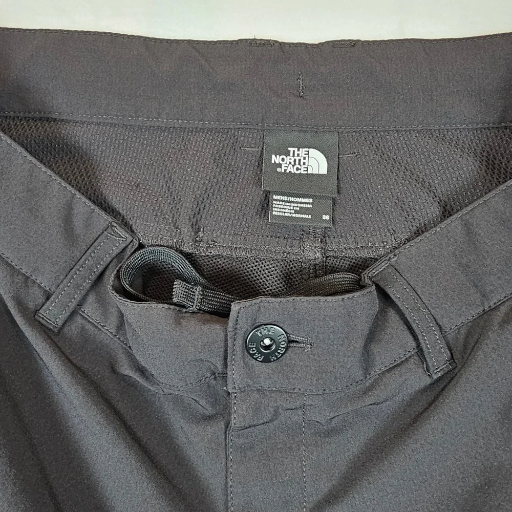 The North Face FlashDry Mens Hiking Shorts Gray Size 36 Zipper Pocket Outdoors